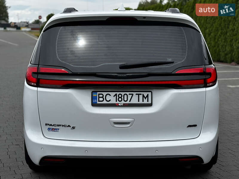 Мінівен Chrysler Pacifica 2020 в Стрию