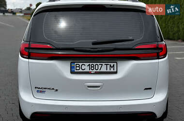 Мінівен Chrysler Pacifica 2020 в 