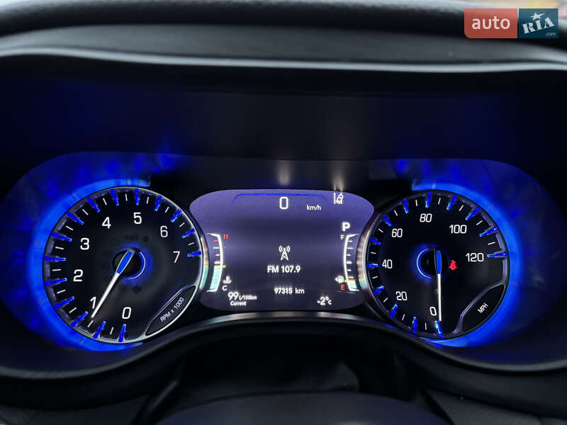 Мінівен Chrysler Pacifica 2020 в Стрию