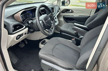 Минивэн Chrysler Pacifica 2017 в 