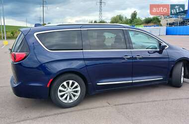 Мінівен Chrysler Pacifica 2018 в Рівному