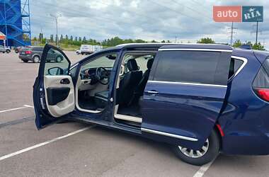 Мінівен Chrysler Pacifica 2018 в Рівному