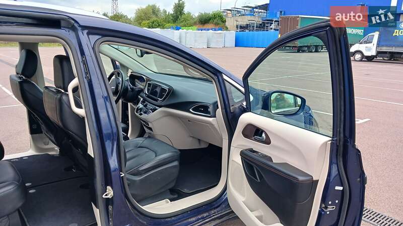 Мінівен Chrysler Pacifica 2018 в Рівному