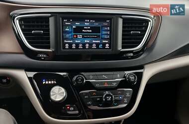 Мінівен Chrysler Pacifica 2018 в Рівному
