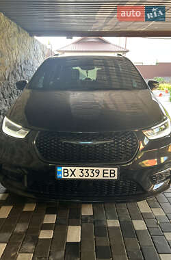 Минивэн Chrysler Pacifica 2021 в Хмельницком Минивэн Chrysler Pacifica 2021 в Хмельницком