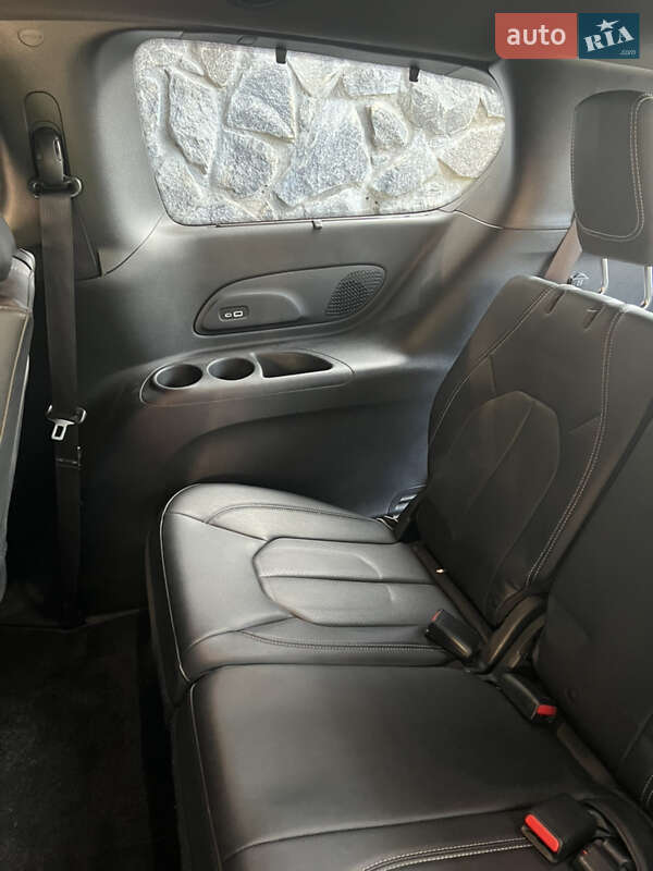 Минивэн Chrysler Pacifica 2021 в Хмельницком
