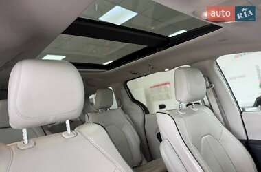Минивэн Chrysler Pacifica 2017 в 