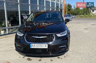 Минивэн Chrysler Pacifica 2021 в Ужгороде