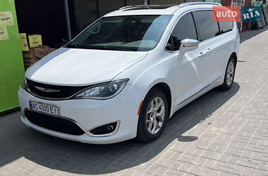 Мінівен Chrysler Pacifica 2018 в Володимирі