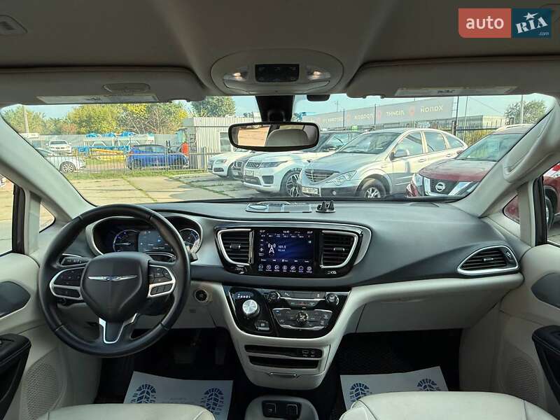 Позашляховик / Кросовер Chrysler Pacifica 2018 в Києві