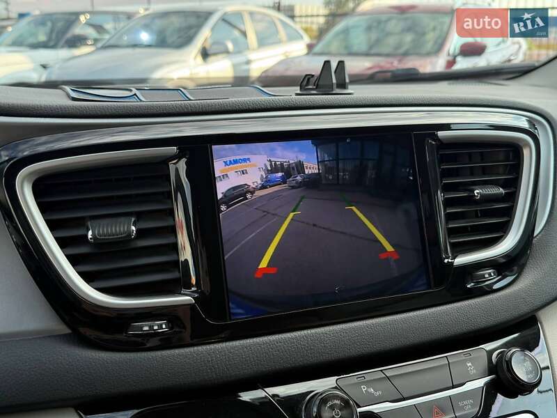 Позашляховик / Кросовер Chrysler Pacifica 2018 в Києві
