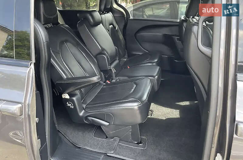 Минивэн Chrysler Pacifica 2019 в Киеве