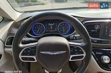 Минивэн Chrysler Pacifica 2017 в 