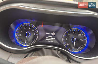 Універсал Chrysler Pacifica 2017 в 