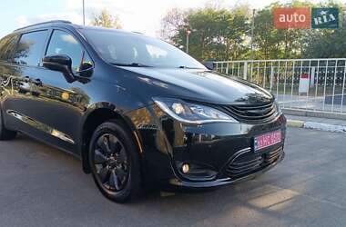 Минивэн Chrysler Pacifica 2019 в 