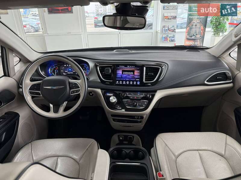 Минивэн Chrysler Pacifica 2017 в Киеве