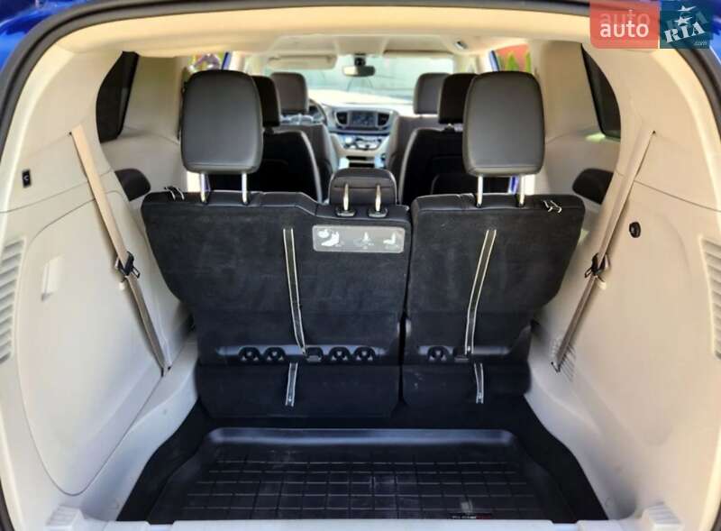 Минивэн Chrysler Pacifica 2020 в Киеве