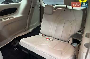 Минивэн Chrysler Pacifica 2017 в 
