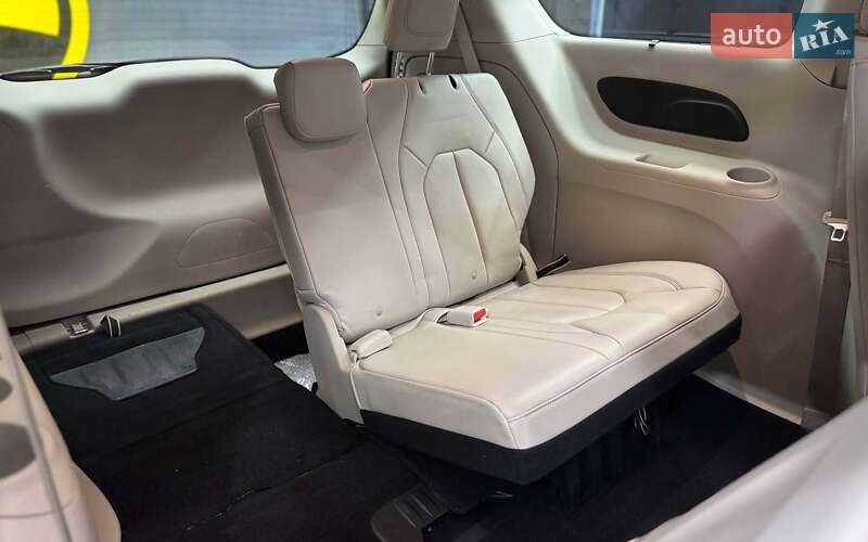 Мінівен Chrysler Pacifica 2017 в Чернівцях фото 19 Мінівен Chrysler Pacifica 2017 в Чернівцях