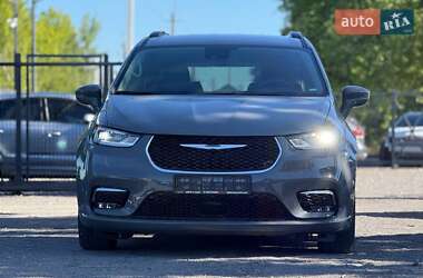 Минивэн Chrysler Pacifica 2022 в 