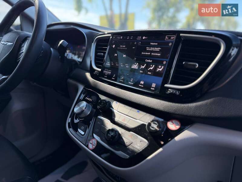 Мінівен Chrysler Pacifica 2022 в Львові