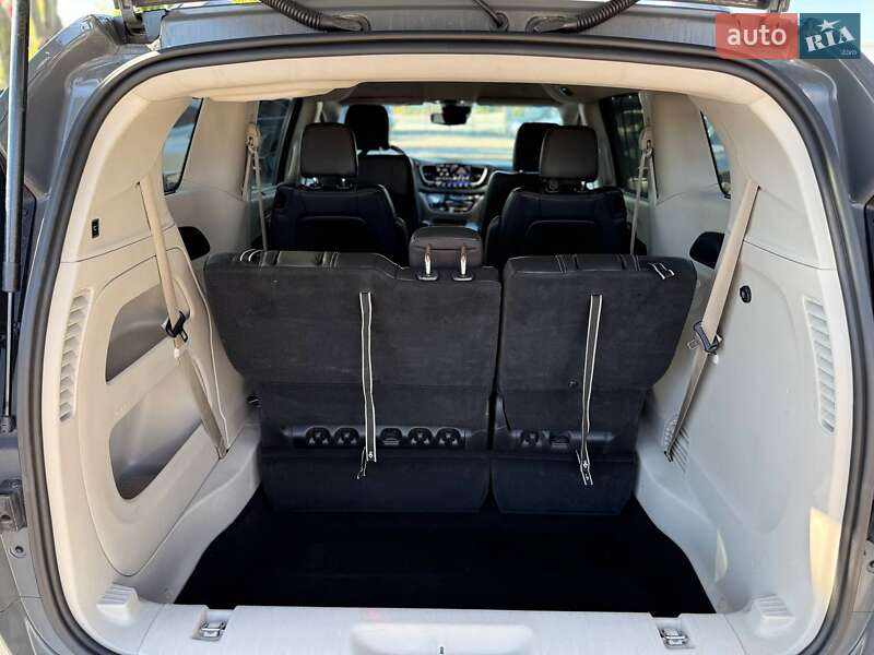 Мінівен Chrysler Pacifica 2022 в Львові