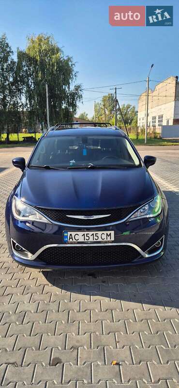 Универсал Chrysler Pacifica 2018 в 