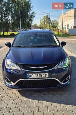Универсал Chrysler Pacifica 2018 в 