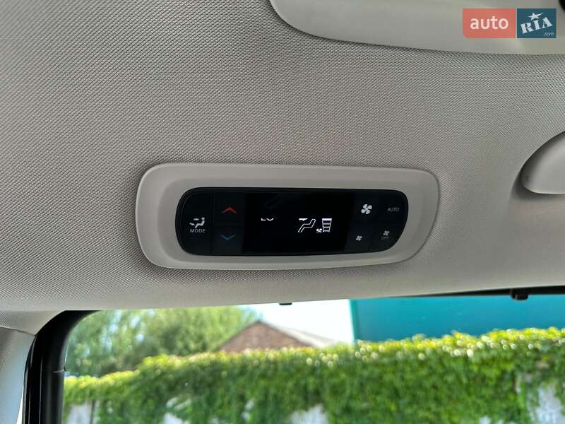 Универсал Chrysler Pacifica 2018 в Нововолынске