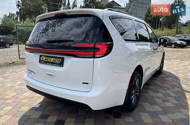 Минивэн Chrysler Pacifica 2020 в 