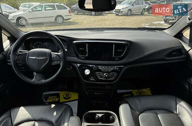 Минивэн Chrysler Pacifica 2020 в 