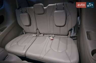 Мінівен Chrysler Pacifica 2016 в Києві