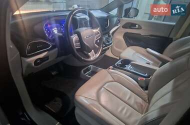 Мінівен Chrysler Pacifica 2016 в Києві