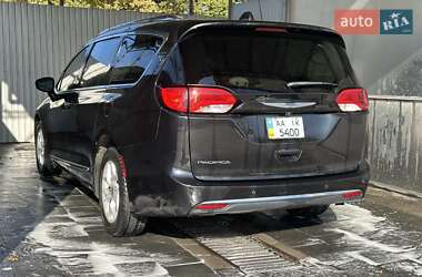 Мінівен Chrysler Pacifica 2016 в Києві