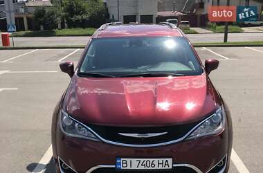 Универсал Chrysler Pacifica 2017 в 