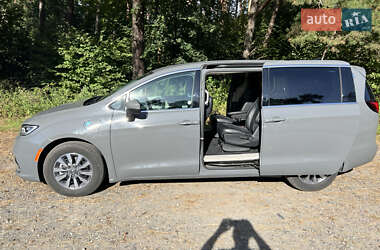 Минивэн Chrysler Pacifica 2023 в 