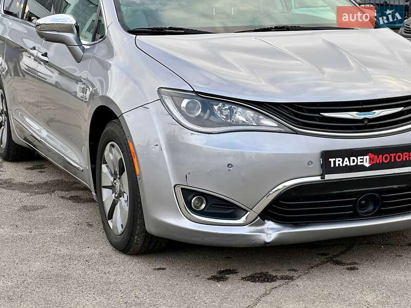 Мінівен Chrysler Pacifica 2017 в Києві фото 3 Мінівен Chrysler Pacifica 2017 в Києві