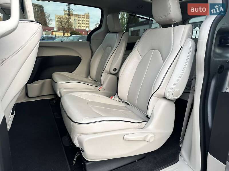 Мінівен Chrysler Pacifica 2017 в Києві фото 43 Мінівен Chrysler Pacifica 2017 в Києві
