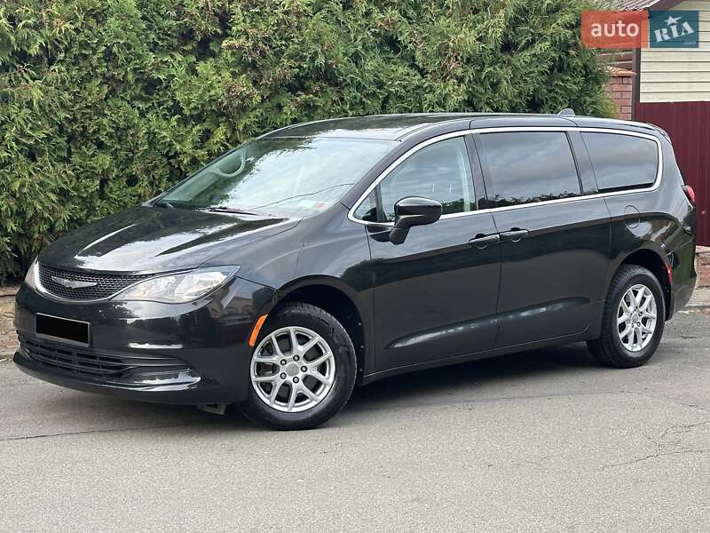Минивэн Chrysler Pacifica 2016 в Киеве