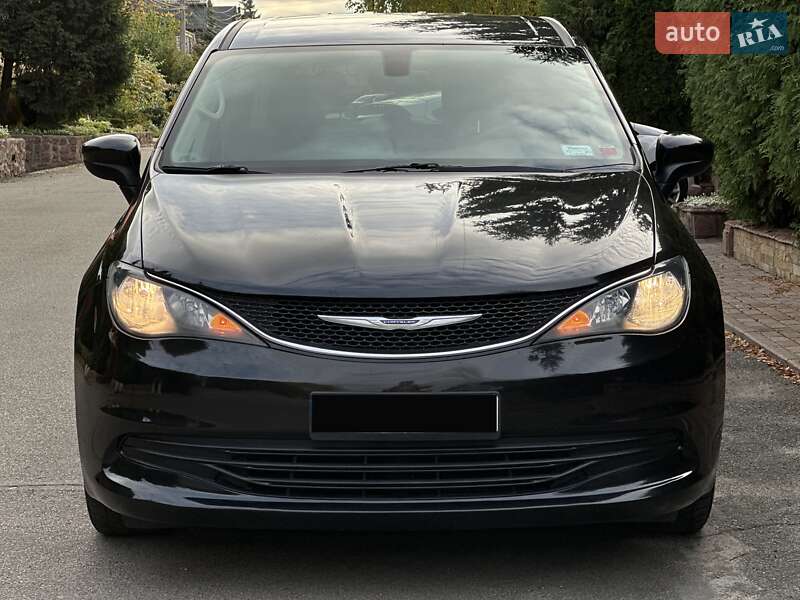 Минивэн Chrysler Pacifica 2016 в Киеве