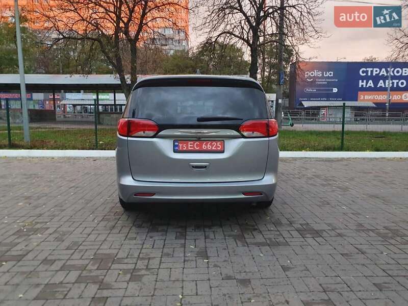 Мінівен Chrysler Pacifica 2020 в Києві