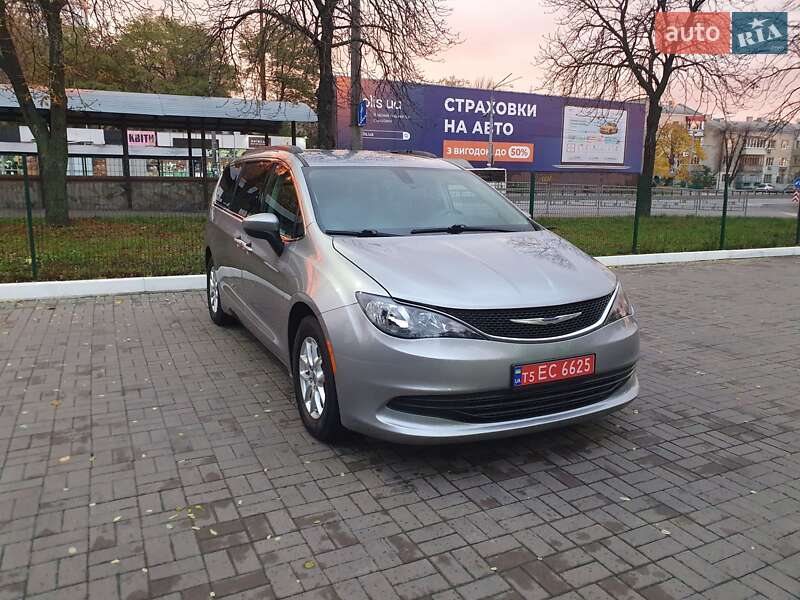 Мінівен Chrysler Pacifica 2020 в Києві