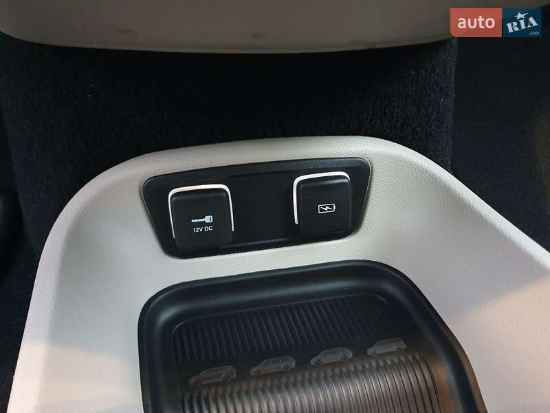 Мінівен Chrysler Pacifica 2020 в Києві