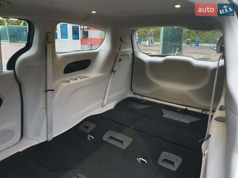 Мінівен Chrysler Pacifica 2020 в Києві