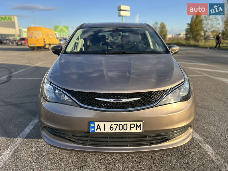 Минивэн Chrysler Pacifica 2017 в Киеве фото 2 Минивэн Chrysler Pacifica 2017 в Киеве