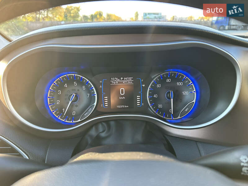 Минивэн Chrysler Pacifica 2017 в Киеве фото 27 Минивэн Chrysler Pacifica 2017 в Киеве