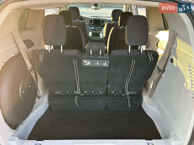 Минивэн Chrysler Pacifica 2017 в Киеве фото 13 Минивэн Chrysler Pacifica 2017 в Киеве