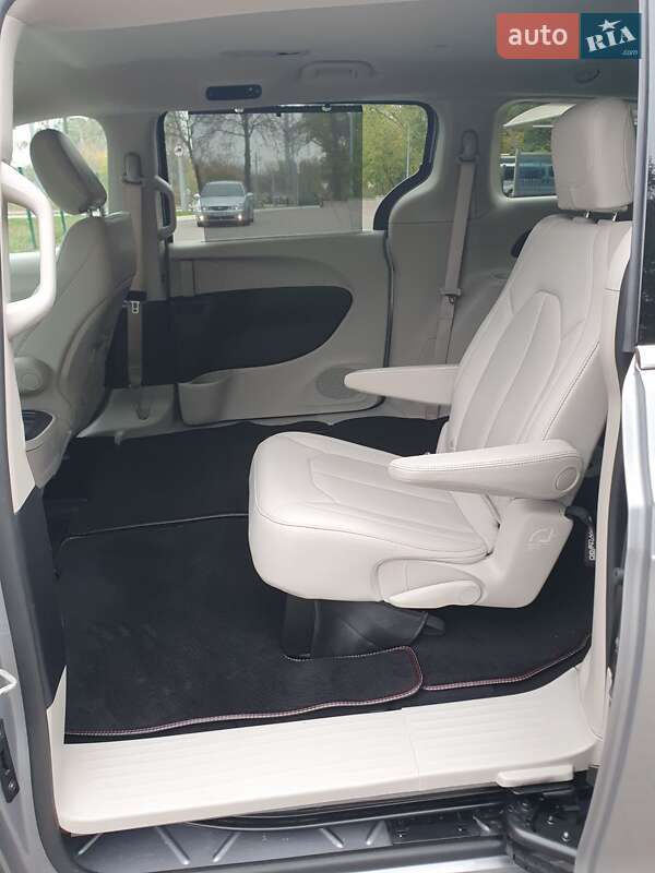 Мінівен Chrysler Pacifica 2021 в Києві фото 48 Мінівен Chrysler Pacifica 2021 в Києві