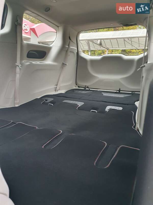 Мінівен Chrysler Pacifica 2021 в Києві фото 56 Мінівен Chrysler Pacifica 2021 в Києві