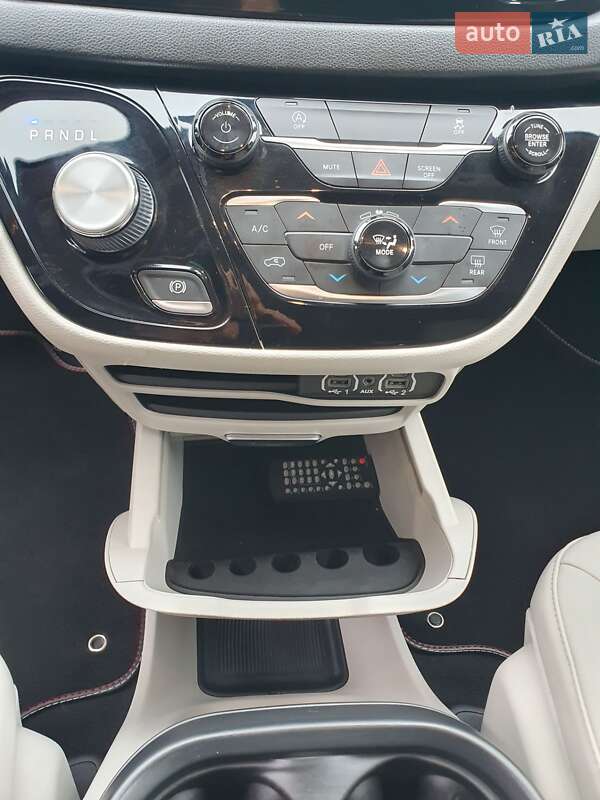 Мінівен Chrysler Pacifica 2021 в Києві фото 61 Мінівен Chrysler Pacifica 2021 в Києві